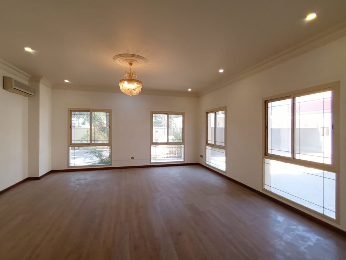 صورة فيلا للإيجار في ام الحصم #1482 7