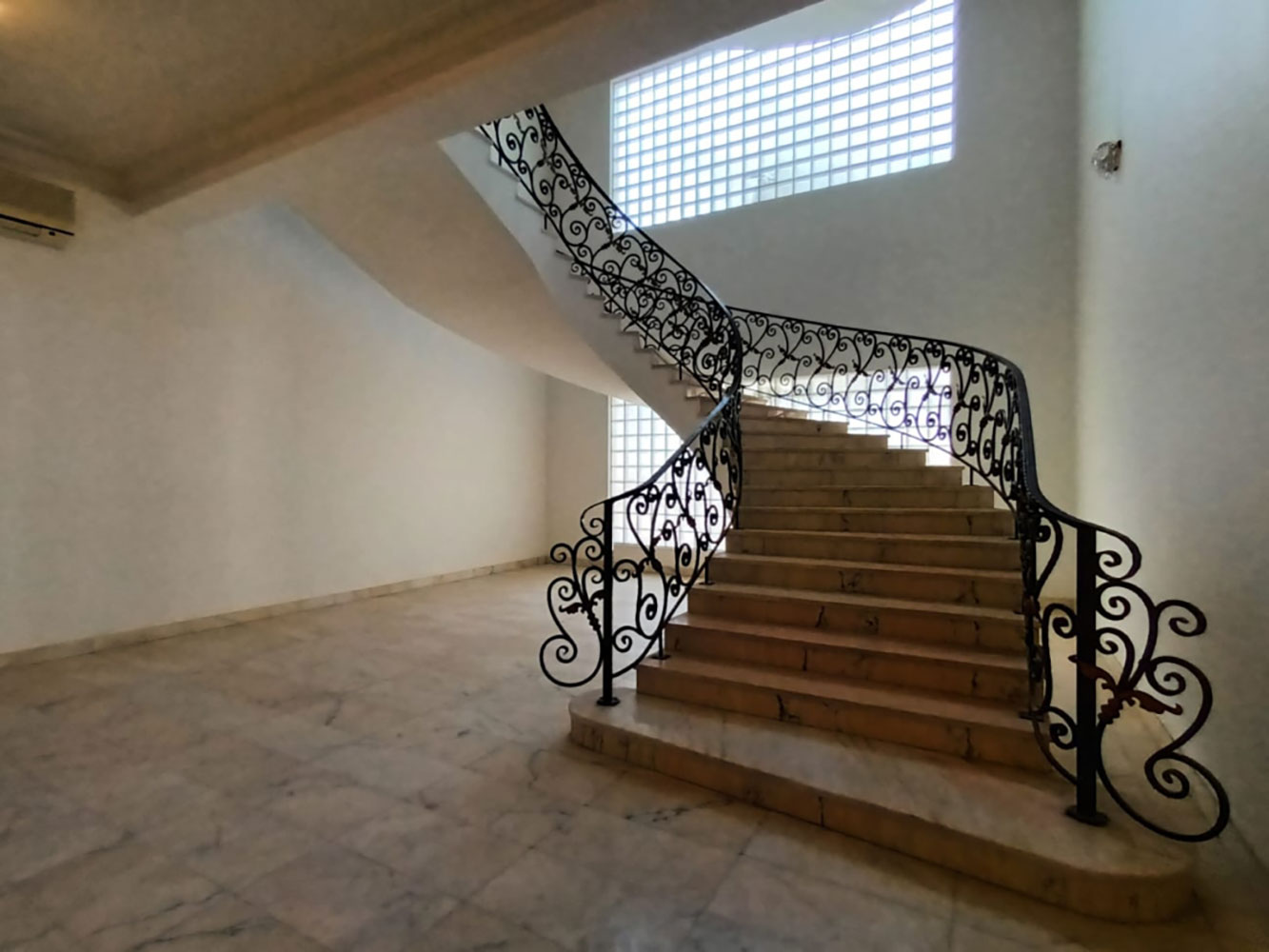 صورة فيلا للإيجار في ام الحصم #1482 6