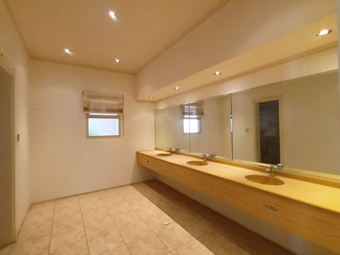 صورة فيلا للإيجار في ام الحصم #1482 8