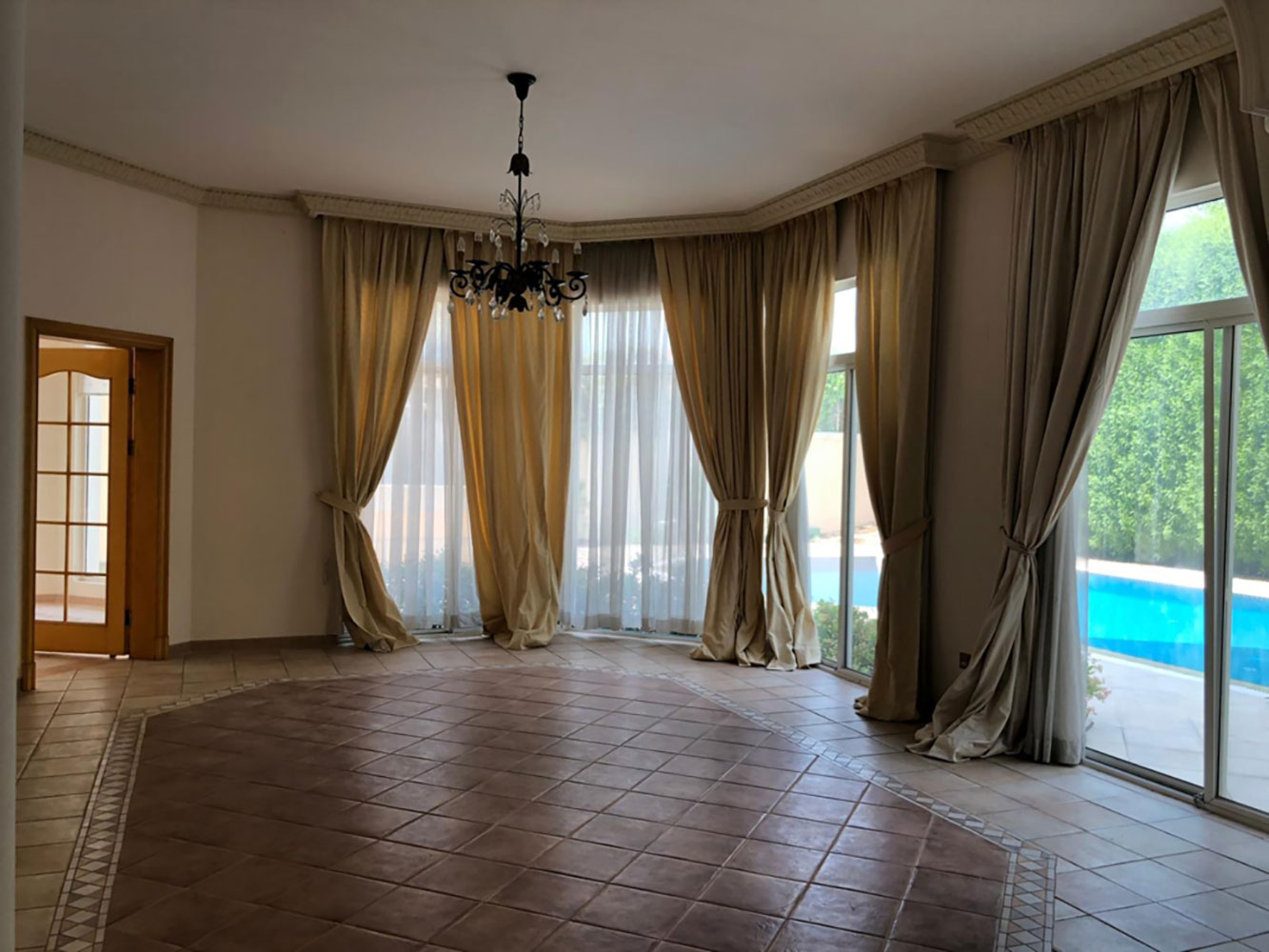 صورة فيلا للإيجار في سار #1488 5