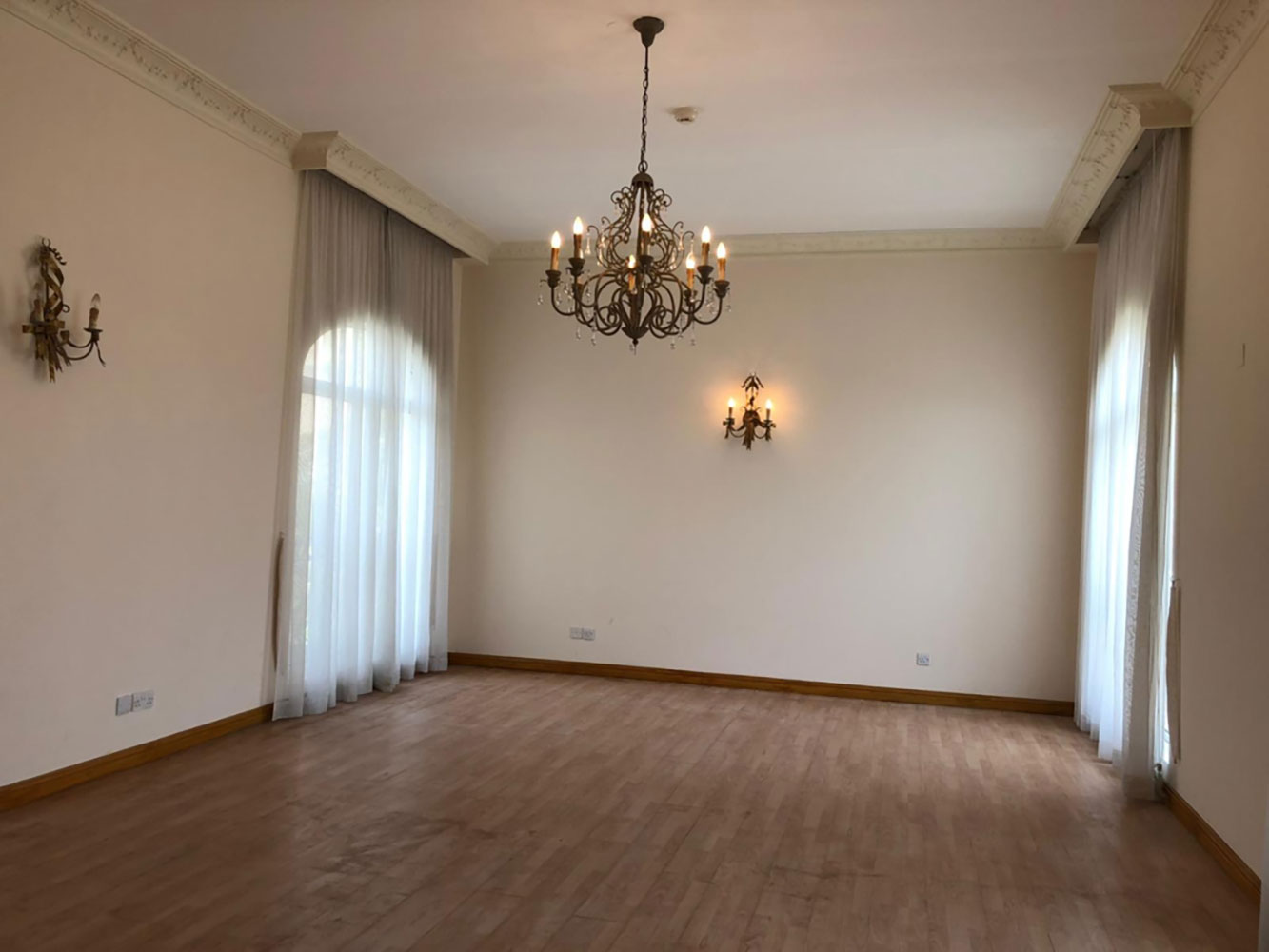 صورة فيلا للإيجار في سار #1488 10