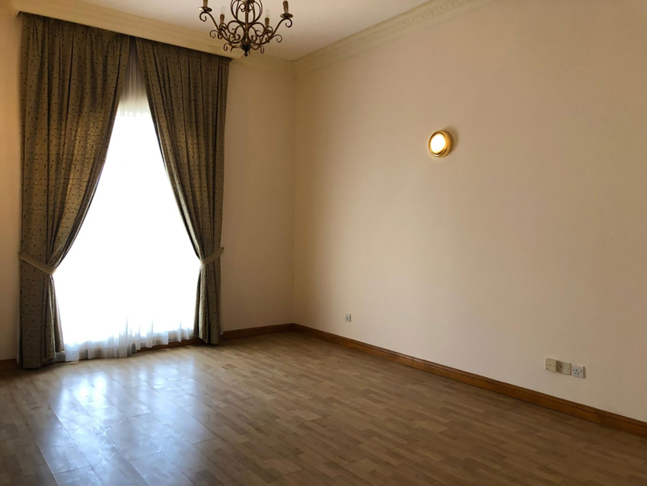 صورة فيلا للإيجار في سار #1488 6