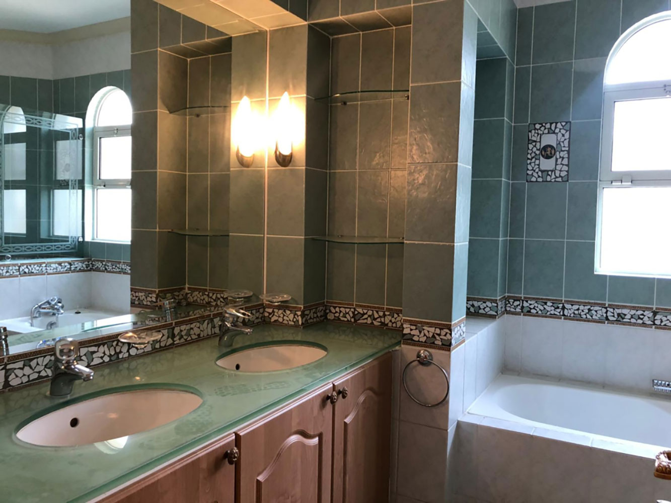 صورة فيلا للإيجار في سار #1488 1