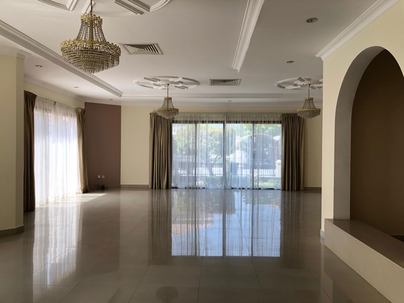 صورة فيلا للإيجار في الجنبية #1491 7