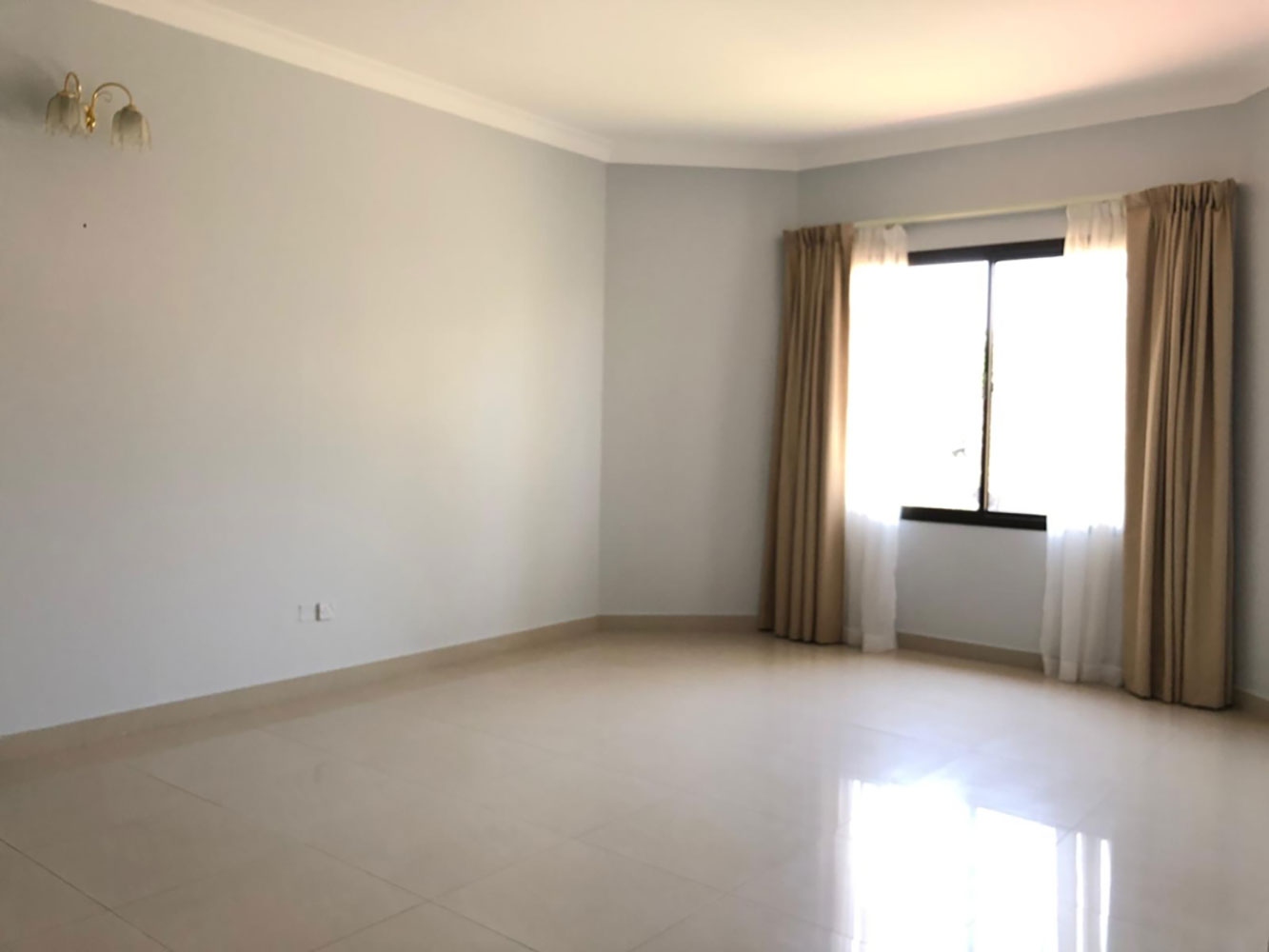 صورة فيلا للإيجار في الجنبية #1491 8