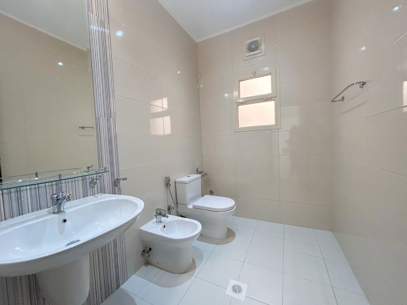 Villa for Rent in Sar Image #1578 1