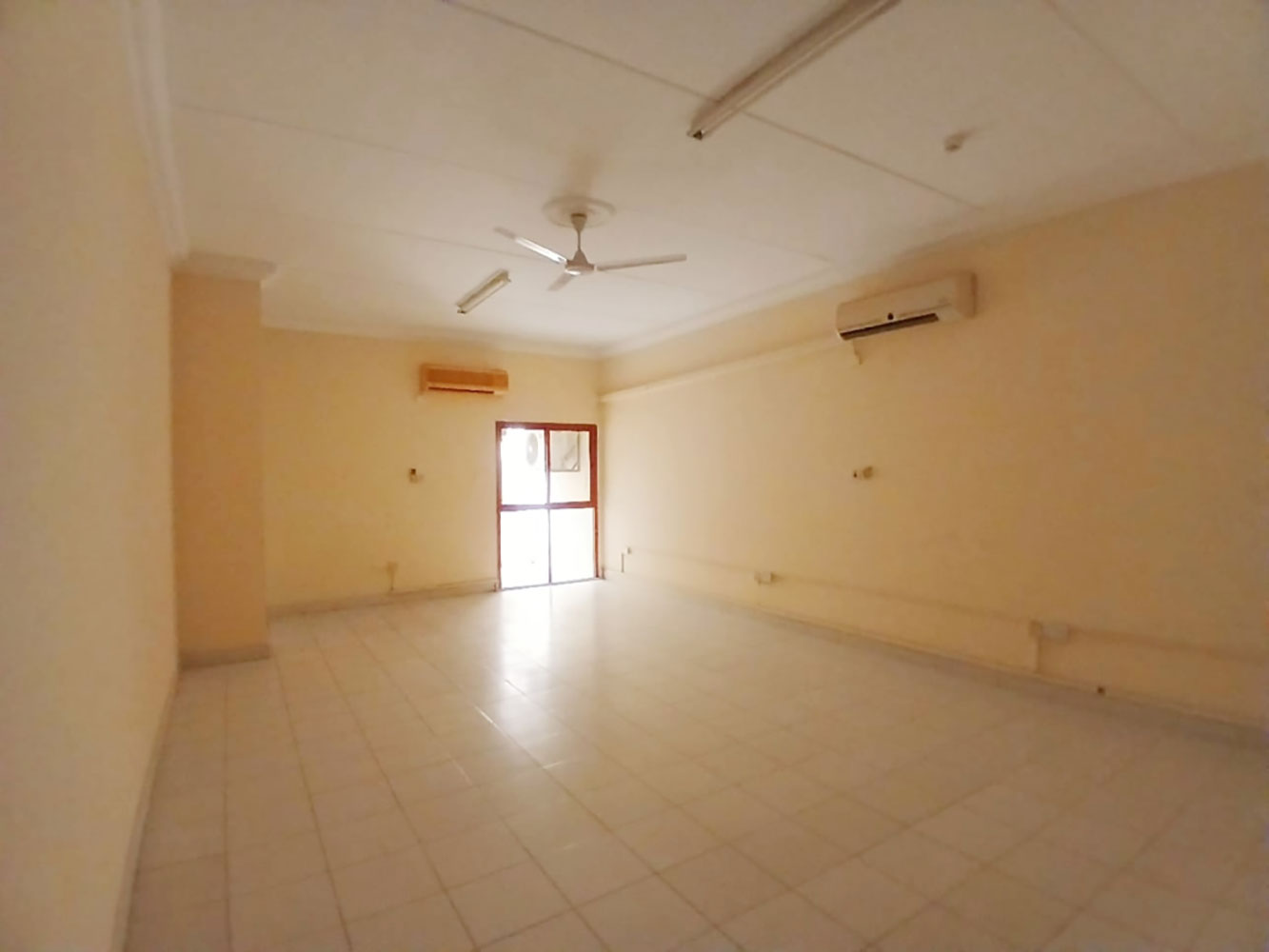 صورة مكتب للإيجار في ضاحية السيف #1582 3