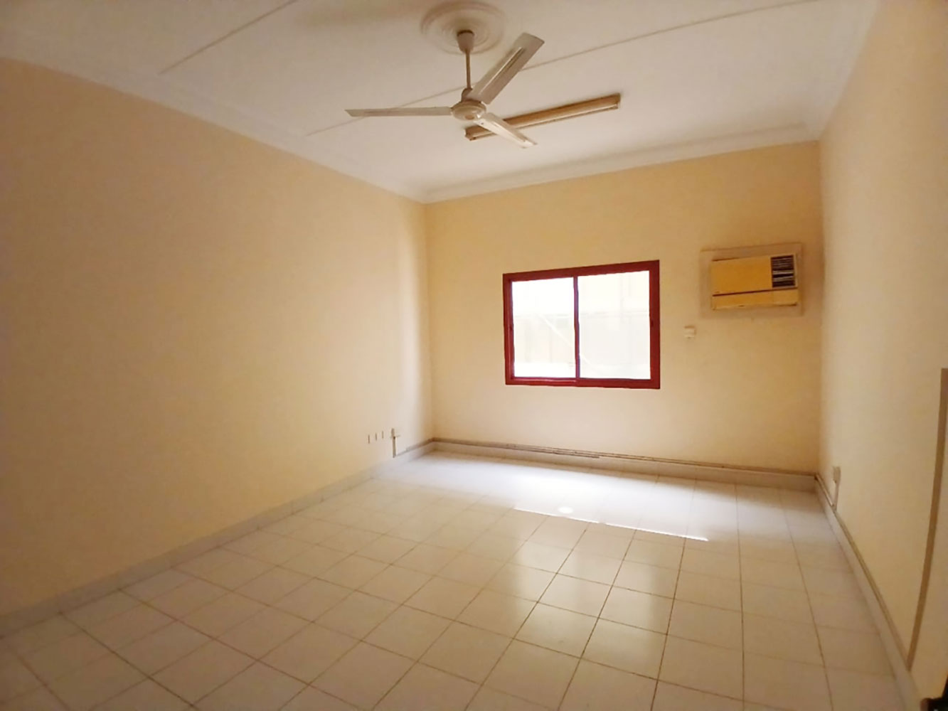 صورة مكتب للإيجار في ضاحية السيف #1582 2