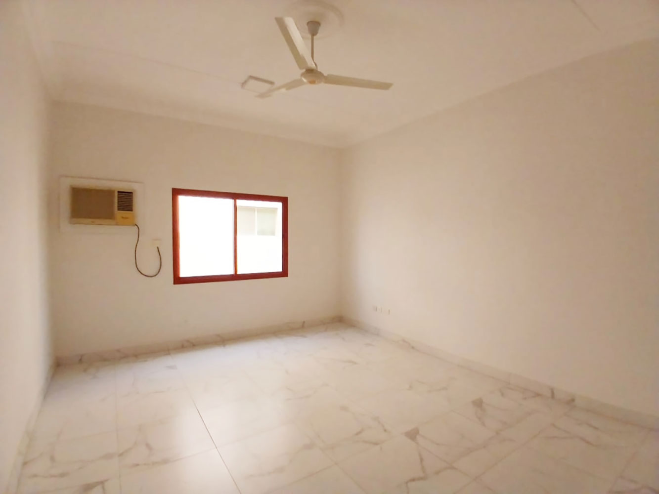 صورة مكتب للإيجار في ضاحية السيف #1582 6