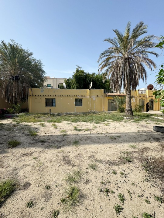 صورة فيلا للبيع في عالي #1758 2