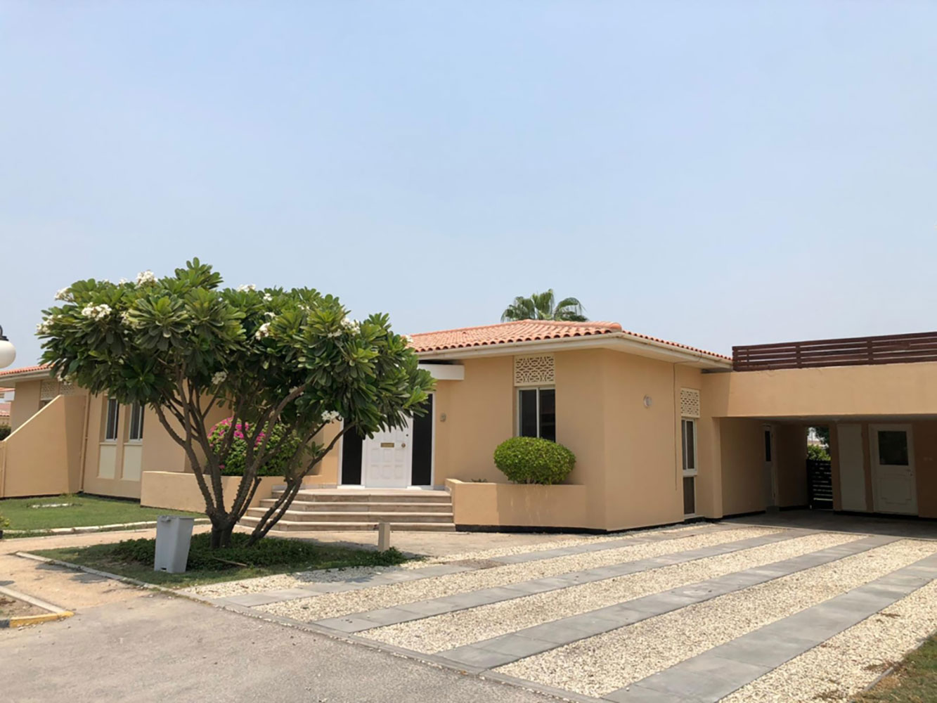 صورة فيلا للإيجار في سار #1846 0