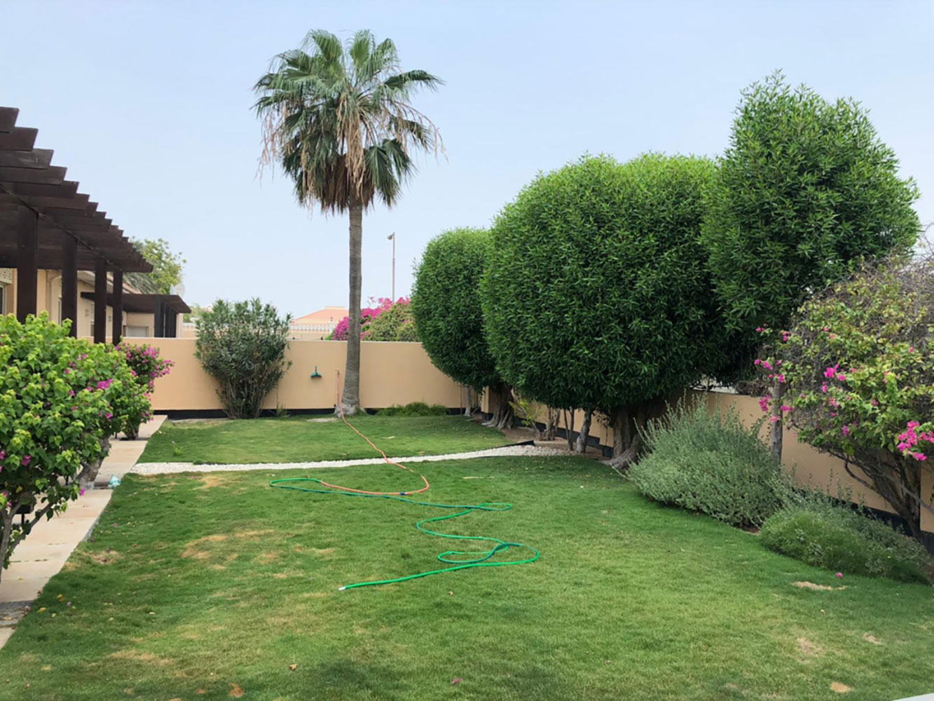 صورة فيلا للإيجار في سار #1846 1