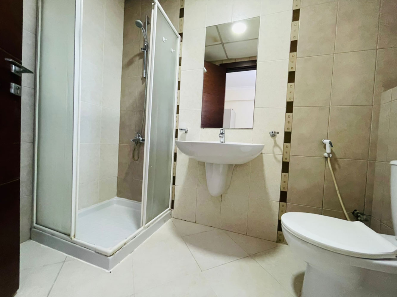 Apartment for Rent in Um Al Hasam Image #1847 4