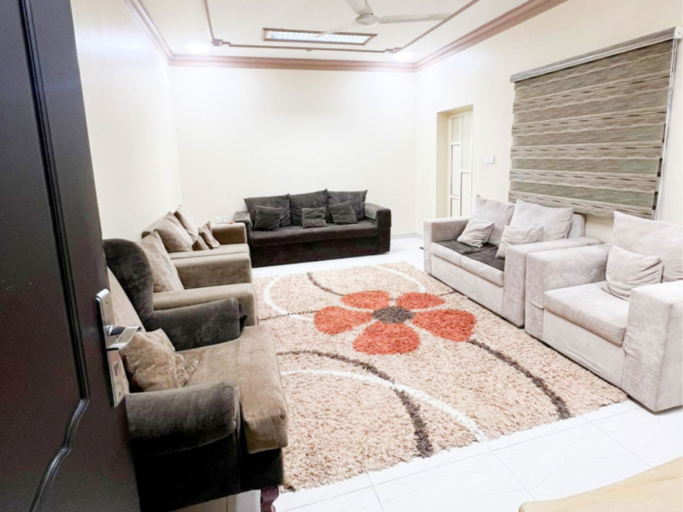 صورة فيلا للبيع في سترة #2981 4