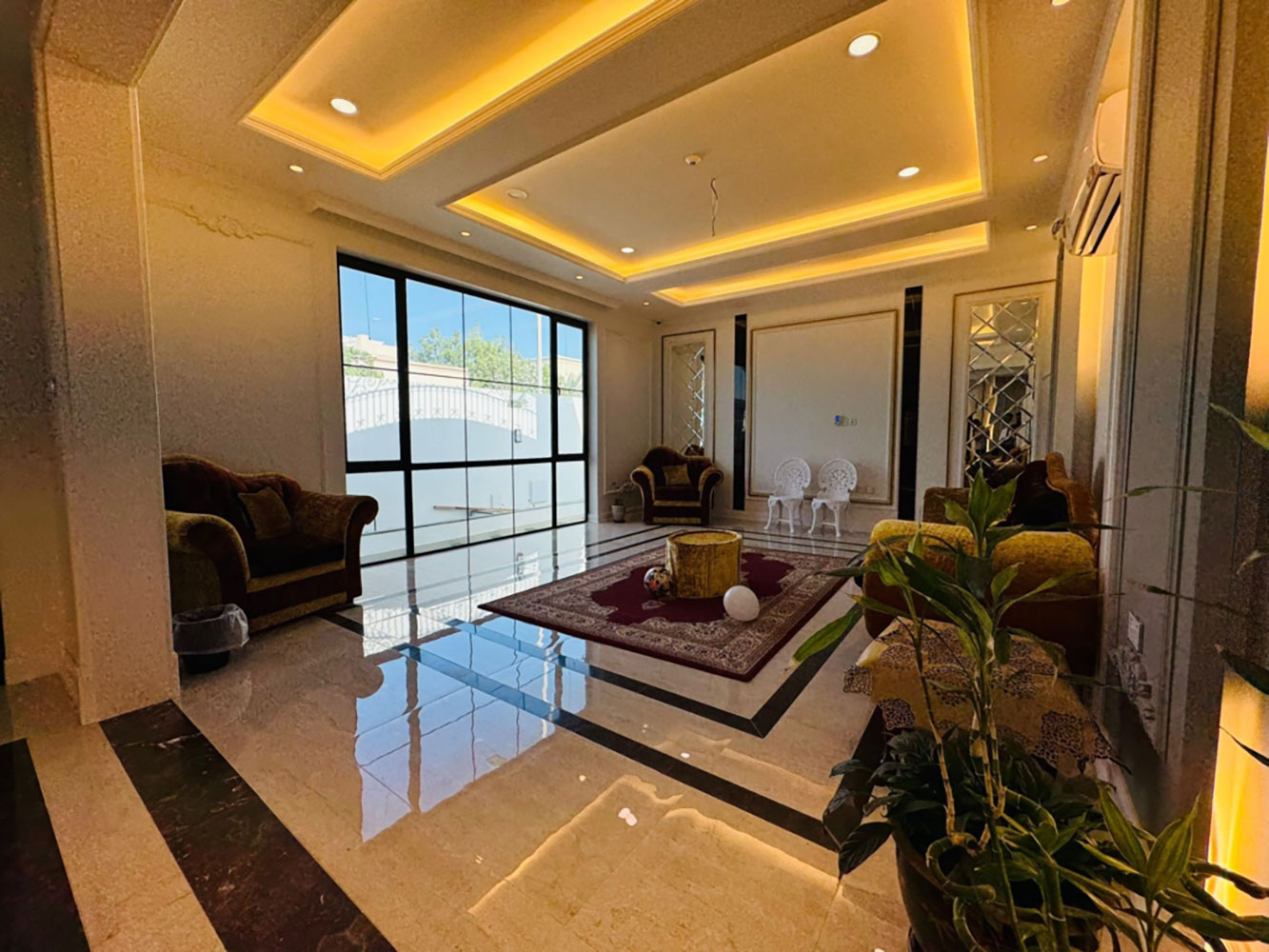 صورة فيلا للإيجار في سار #3046 0