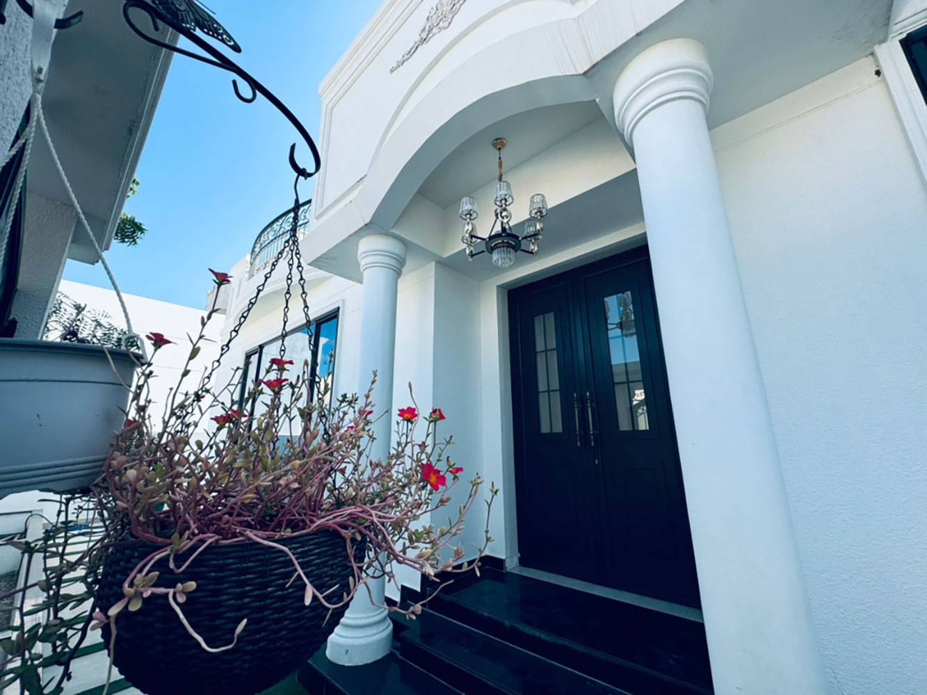 صورة فيلا للإيجار في سار #3046 1