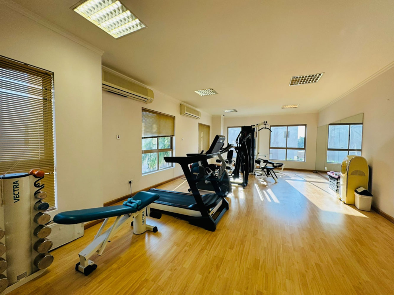 صورة فيلا للإيجار في الجنبية #3049 1