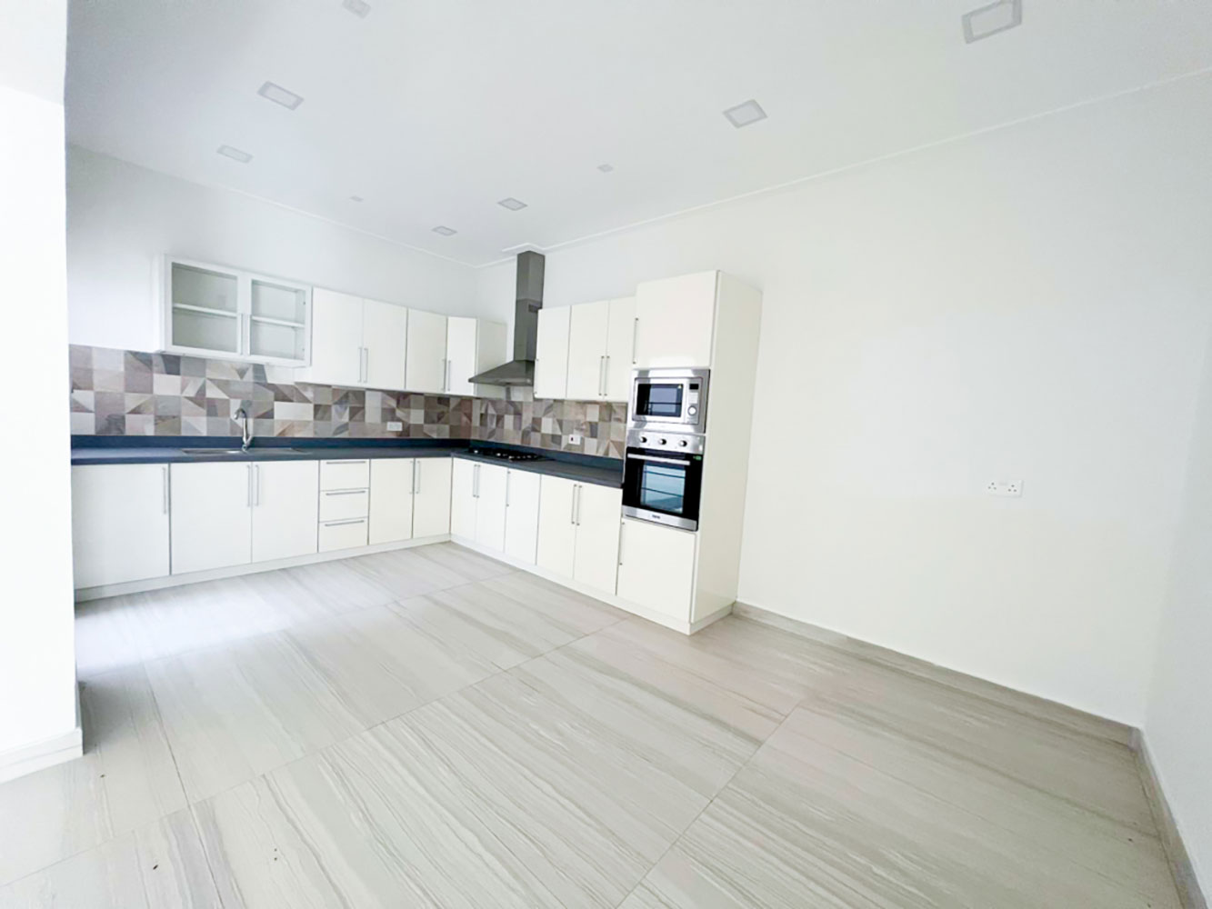 صورة فيلا للبيع في باربار #3711 3