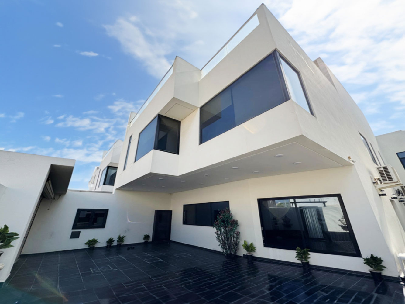 صورة فيلا للبيع في سار #3712 0 