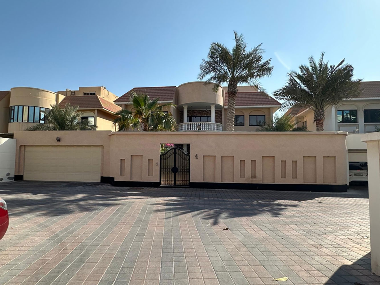 صورة فيلا للبيع في باربار #3713 0 