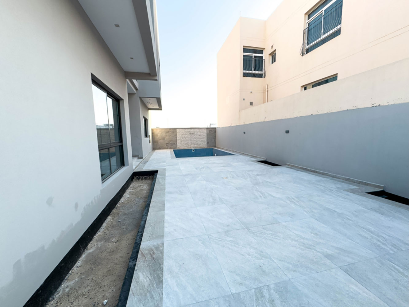 صورة فيلا للبيع في سار #3714 1