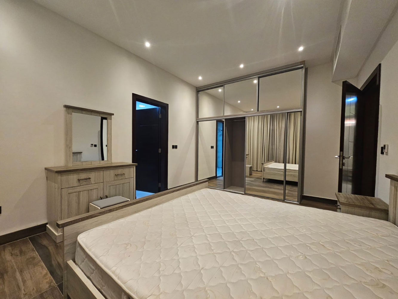 Apartment for Rent in Juffair Image #4026 4