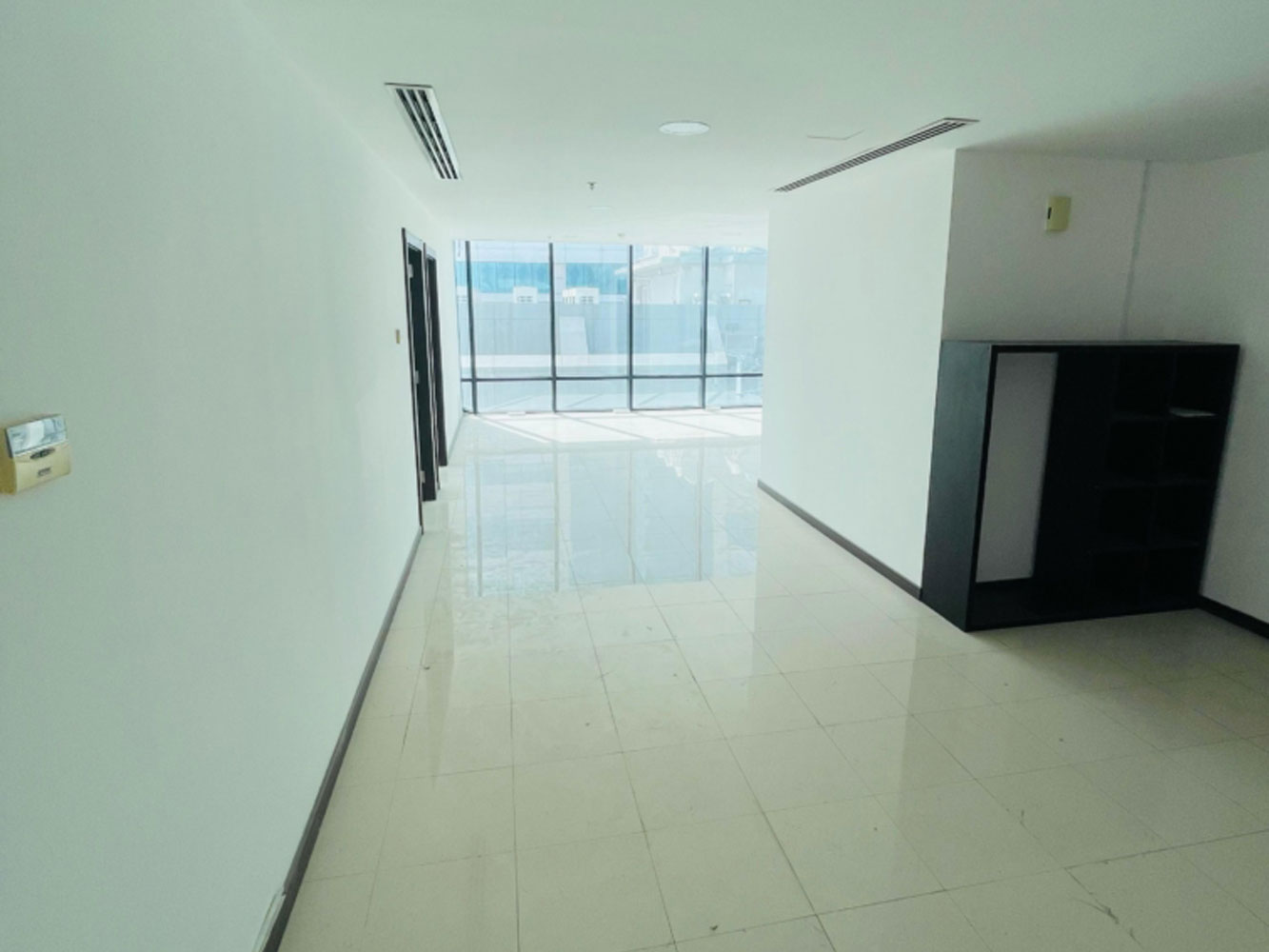 صورة مكتب للإيجار في المنطقة الدبلوماسية #4030 2