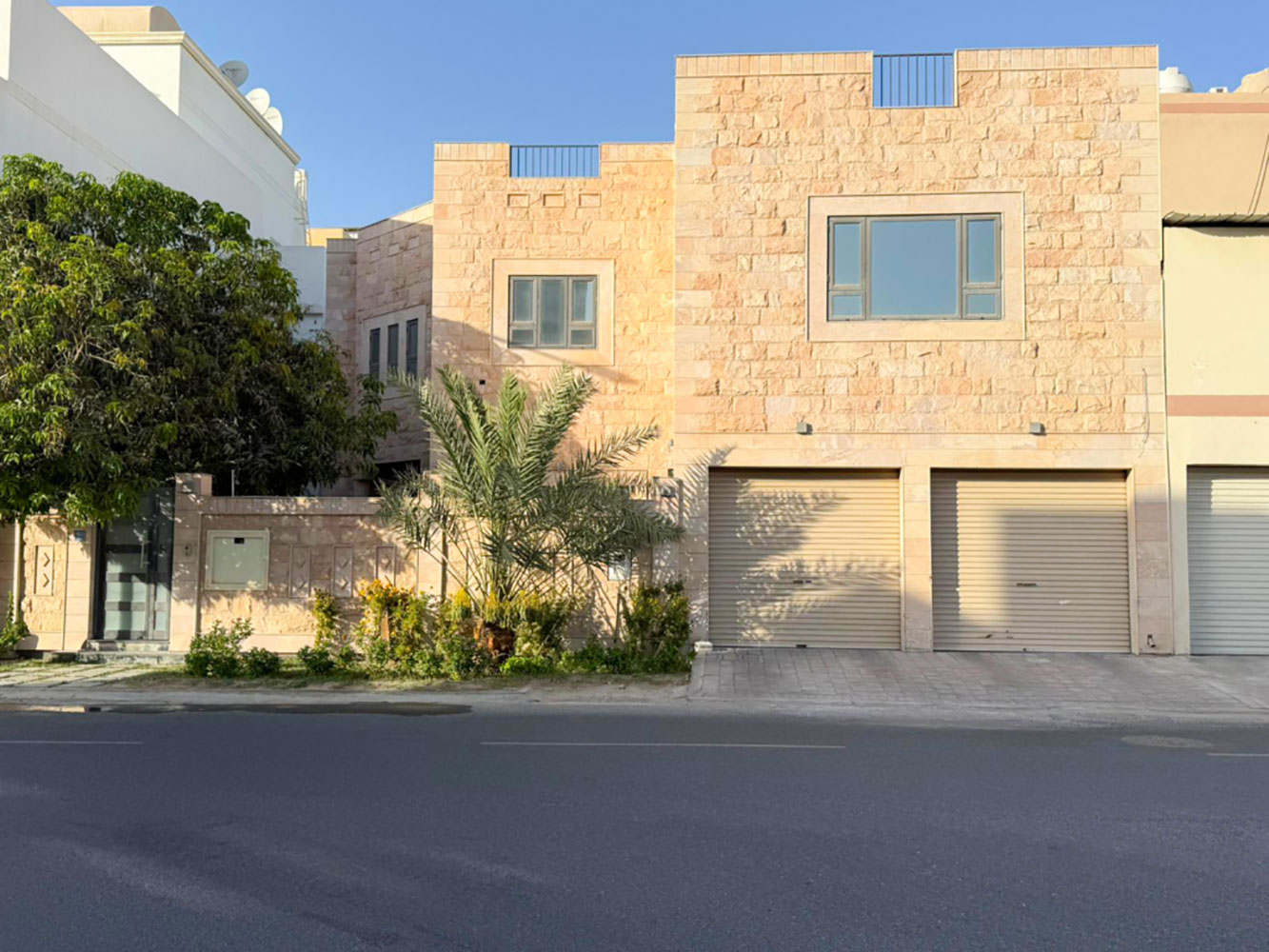 صورة فيلا للبيع في الجنبية #4598 0