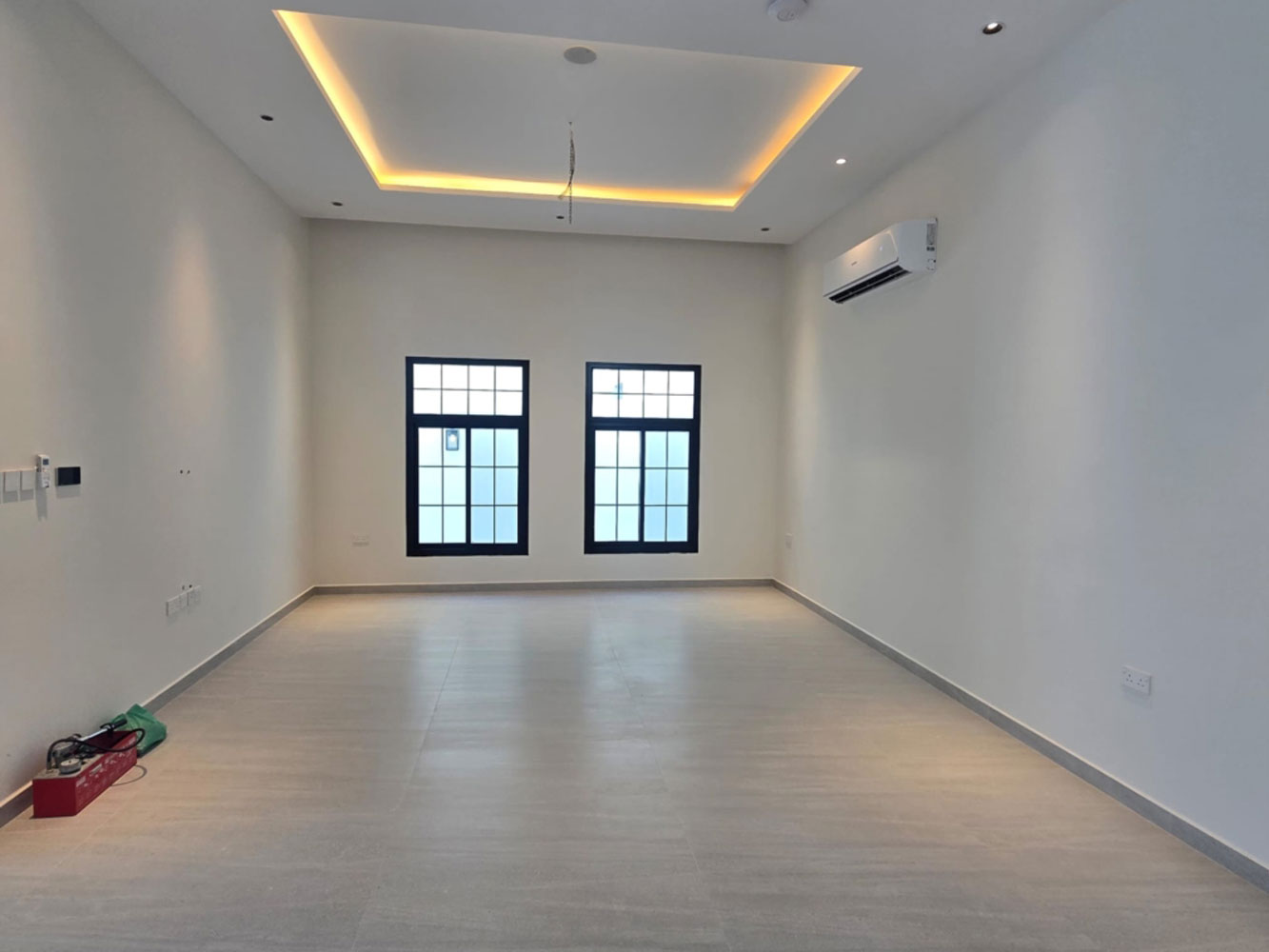 صورة فيلا للبيع في سار #4600 6