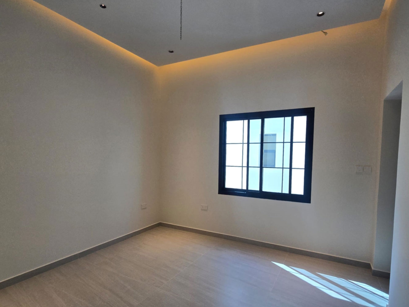 صورة فيلا للبيع في سار #4600 7