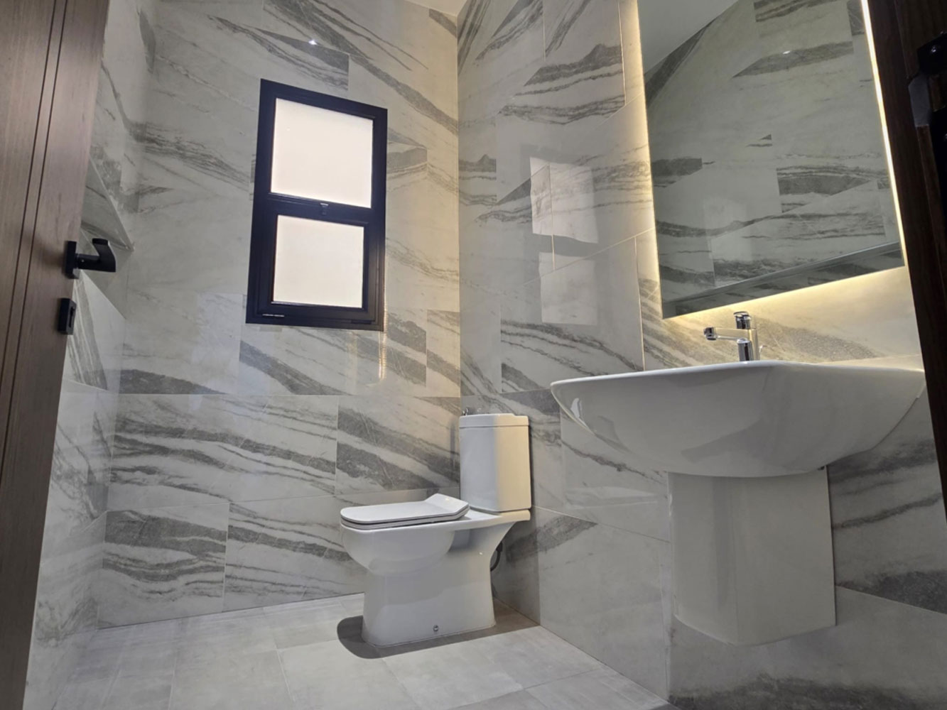 صورة فيلا للبيع في سار #4600 3