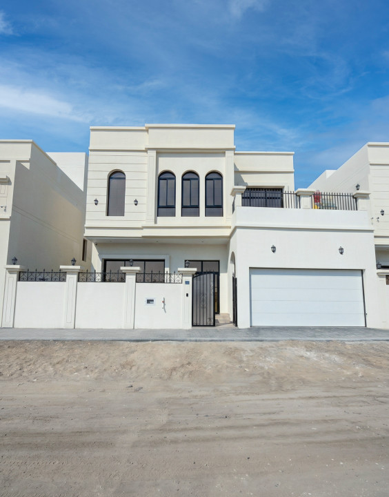 صورة فيلا للبيع في سار #4600 0