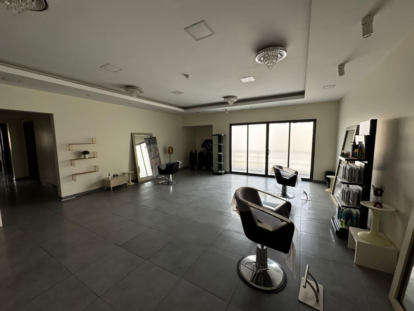 صورة مكتب للإيجار في بو عشيرة #5087 0 