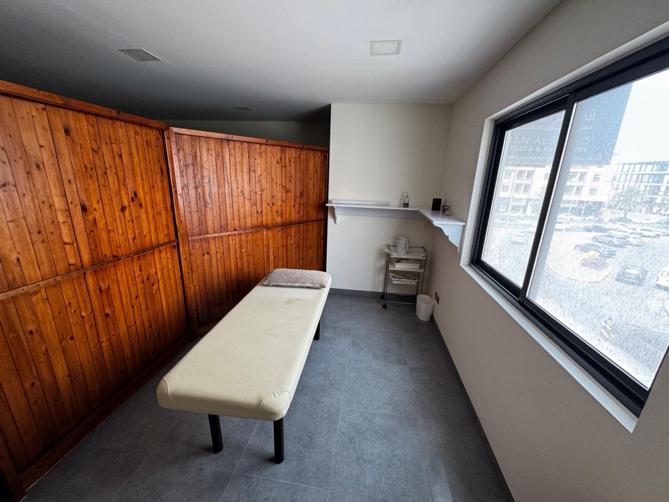 صورة مكتب للإيجار في بو عشيرة #5087 7