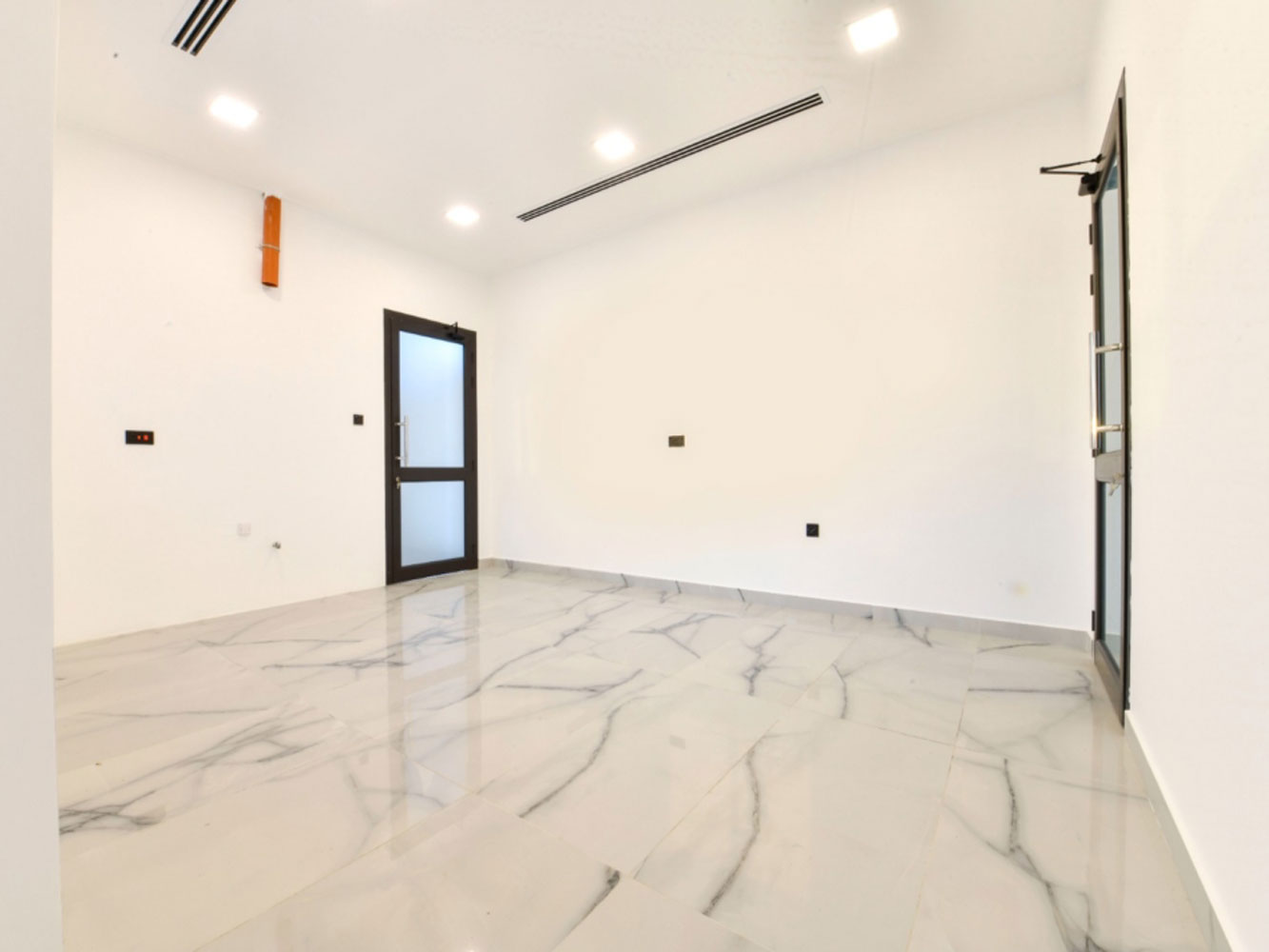 صورة فيلا للبيع في باربار #5309 9