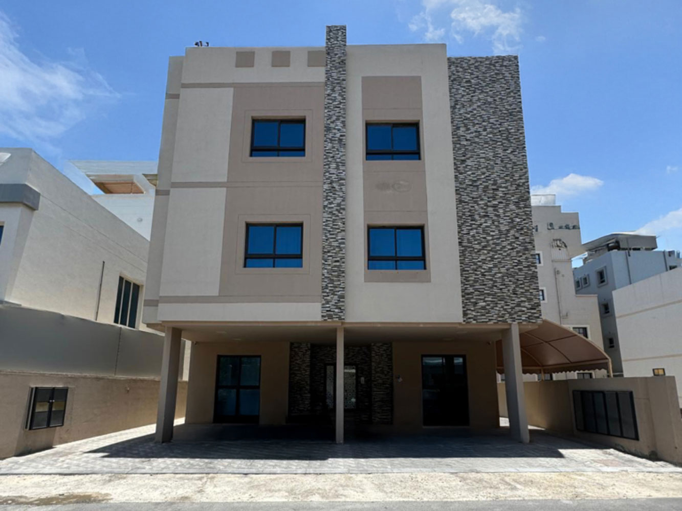 صورة مبنى للبيع في سند #5685 0