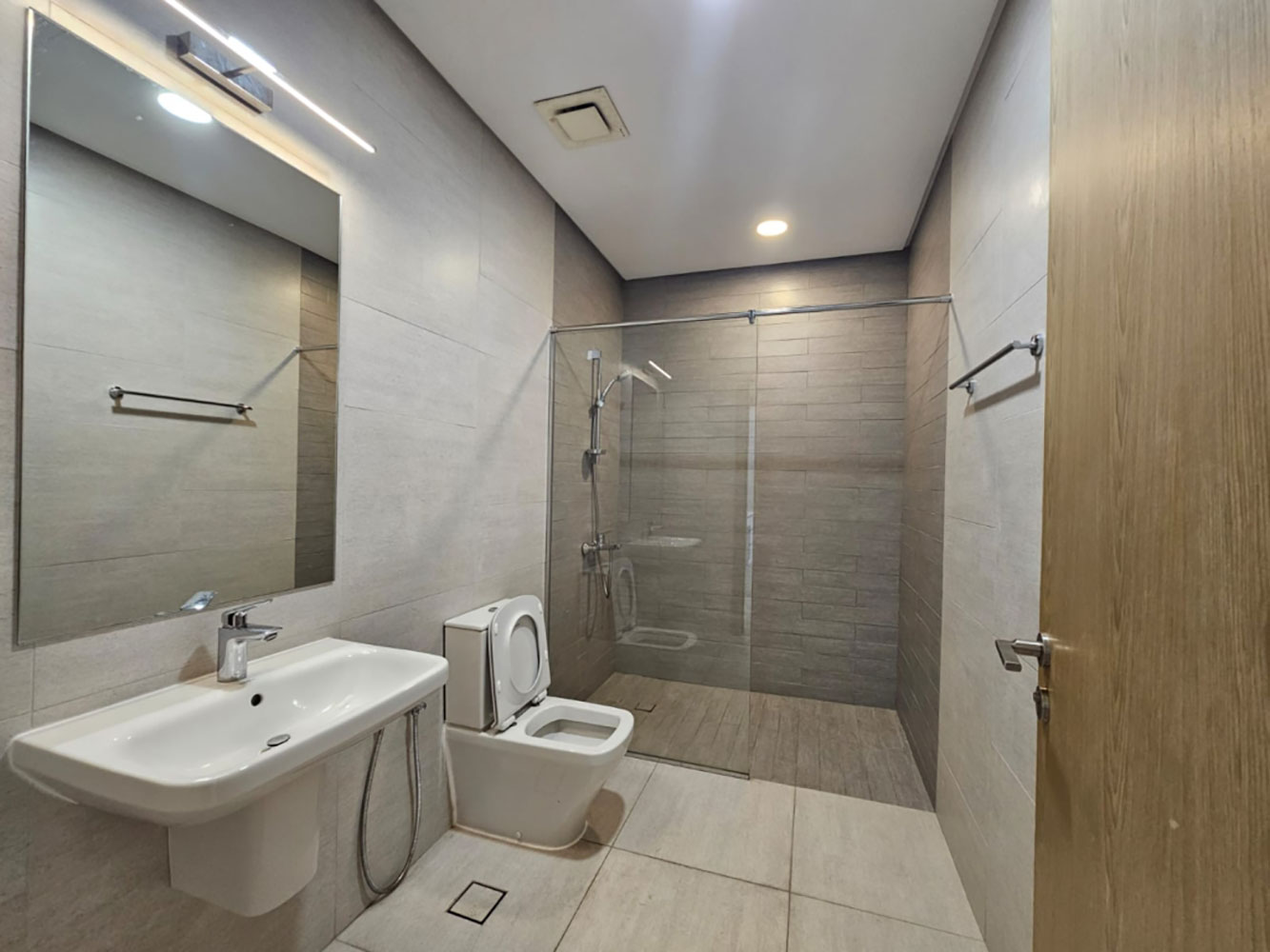 صورة شقة للإيجار في ام الحصم #6339 5