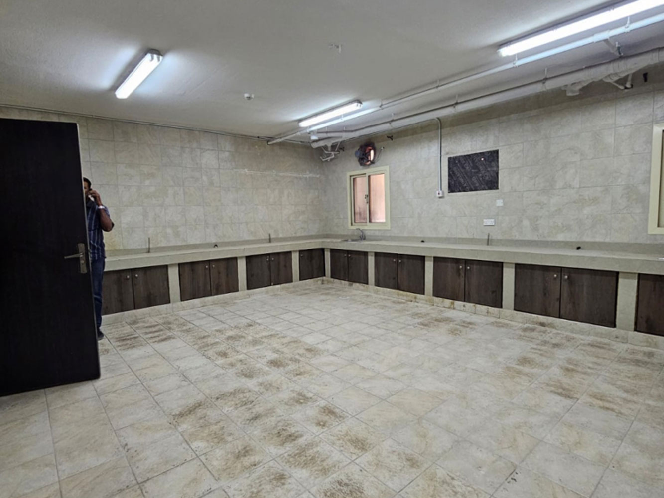 Building for Rent in Hidd Image #6346 3