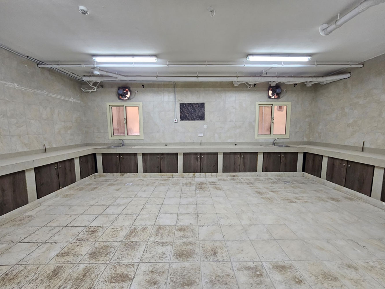 Building for Rent in Hidd Image #6346 1