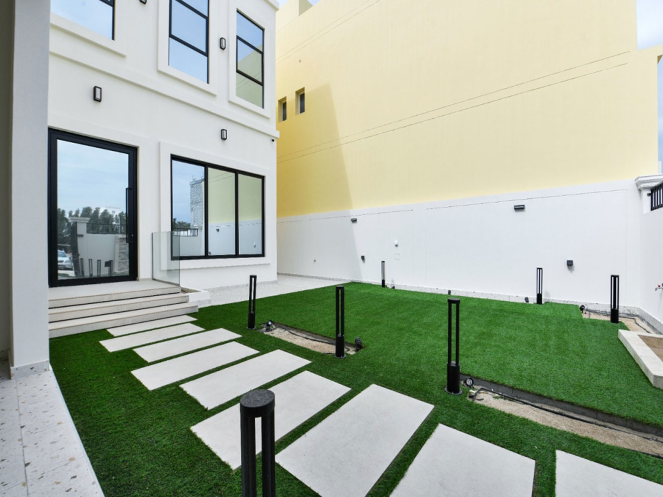 صورة فيلا للبيع في الجنبية #6513 6