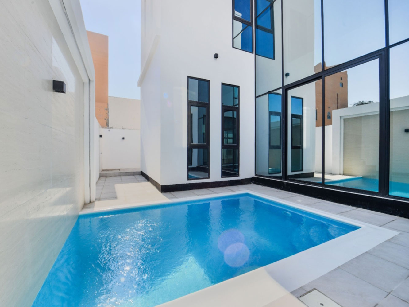 صورة فيلا للبيع في سار #6530 4