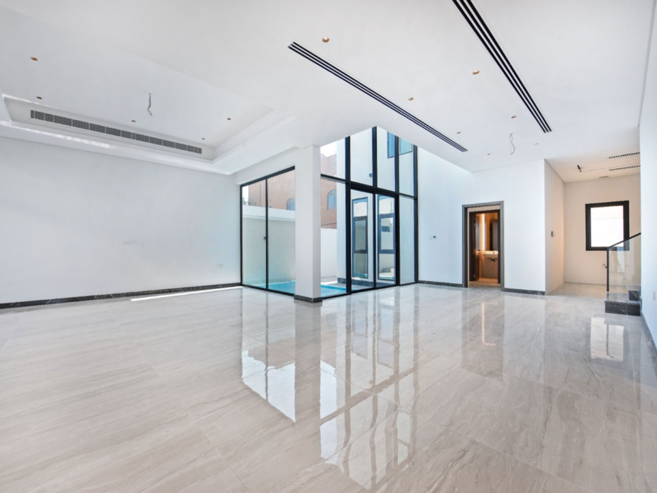 صورة فيلا للبيع في سار #6530 5