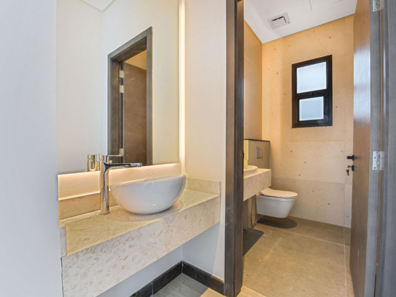 صورة فيلا للبيع في سار #6530 2