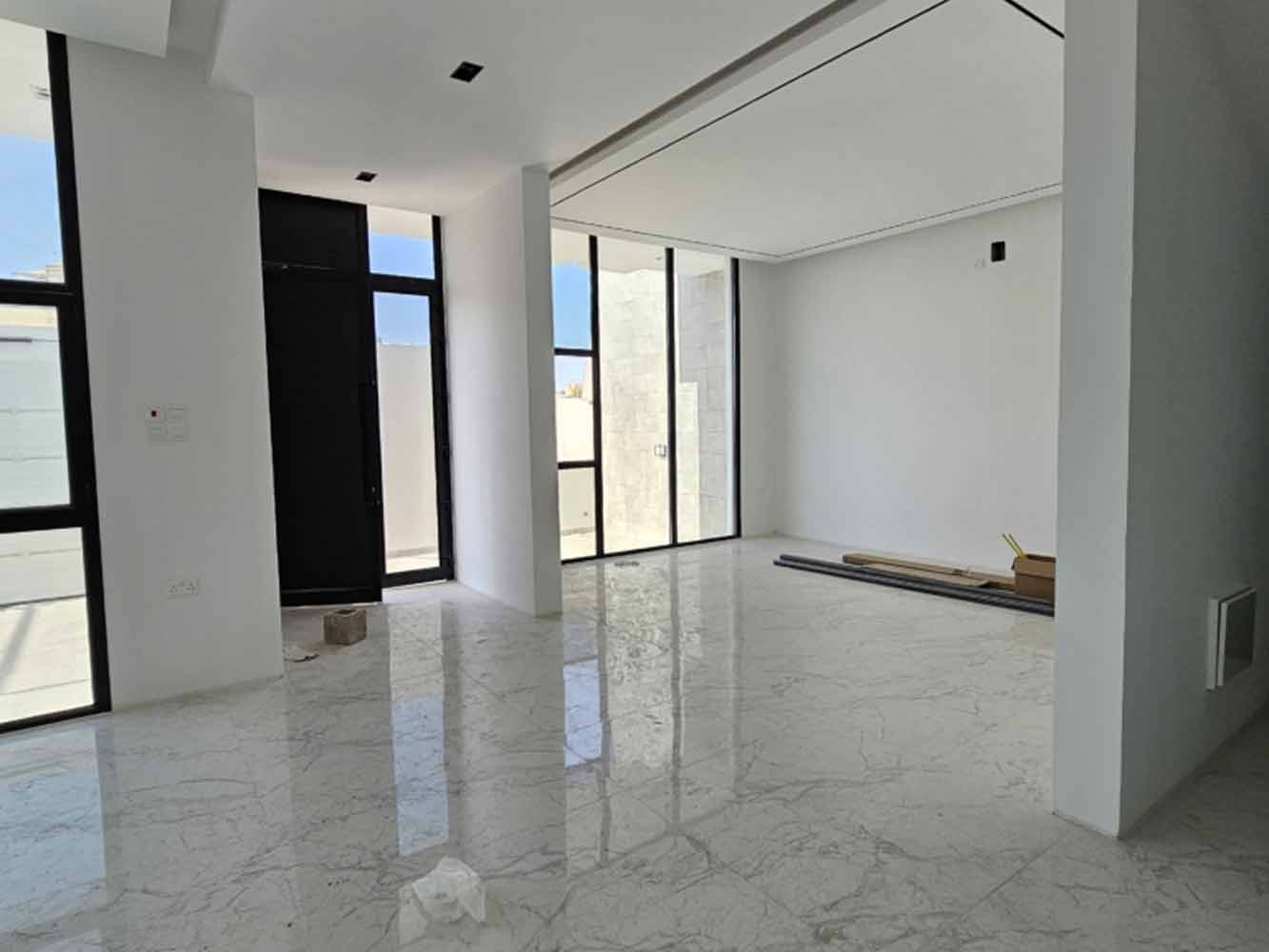 صورة فيلا للبيع في سار #6539 0