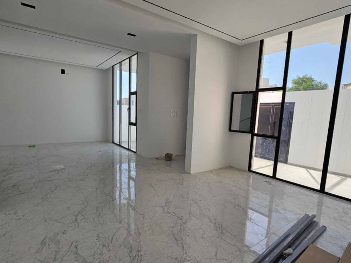 صورة فيلا للبيع في سار #6539 3