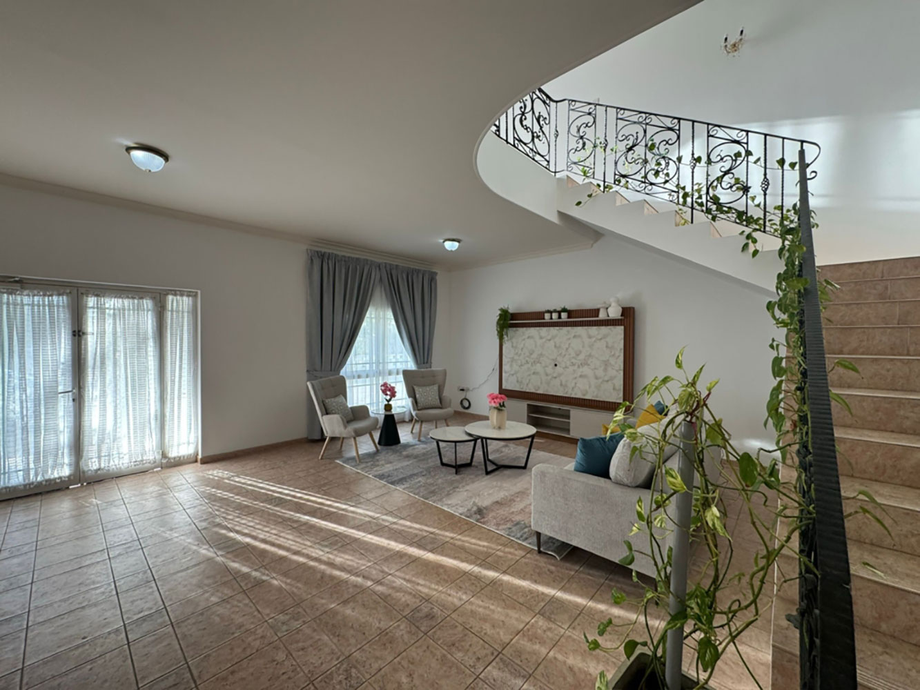 صورة فيلا للإيجار في الجنبية #6590 5