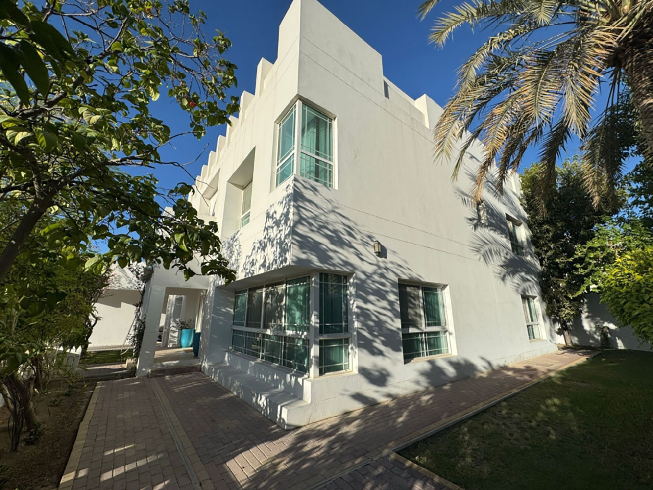 صورة فيلا للإيجار في الجنبية #6590 2