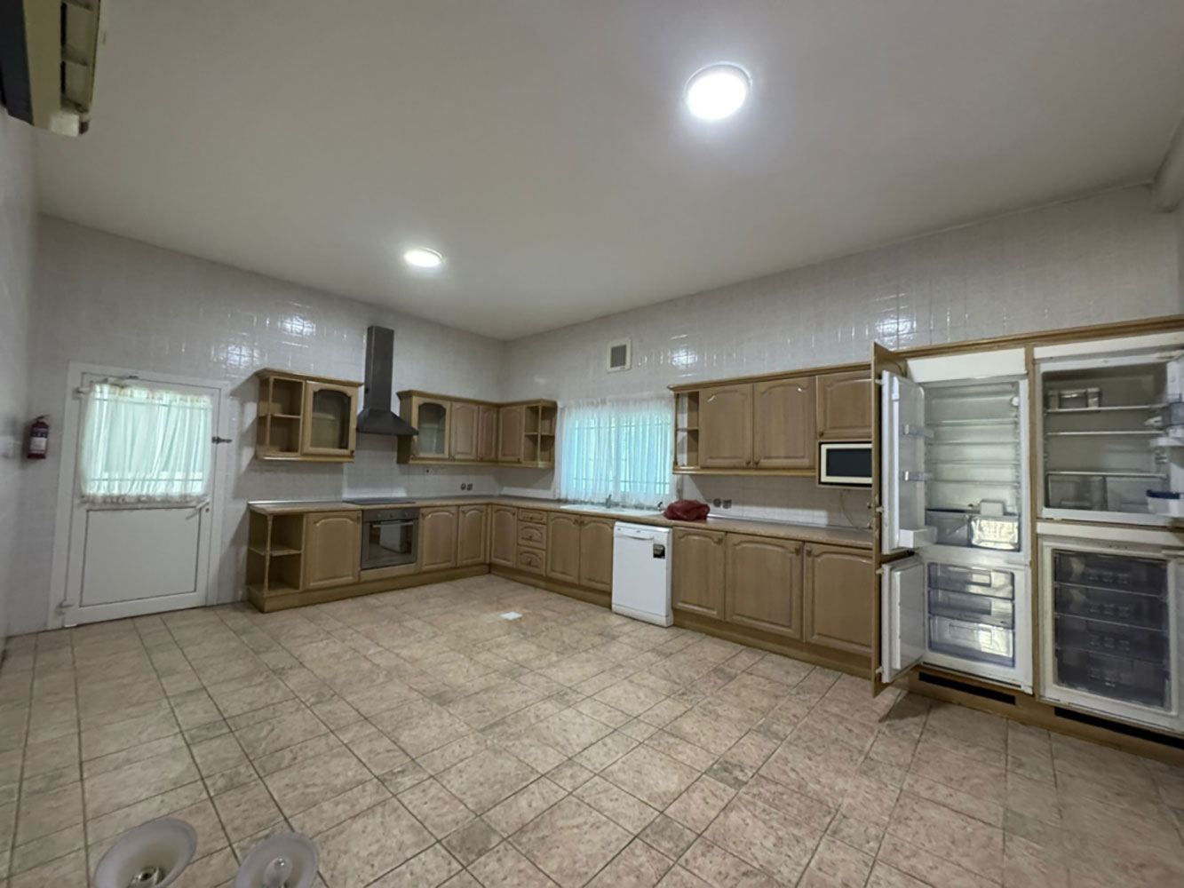 صورة فيلا للإيجار في الجنبية #6590 7