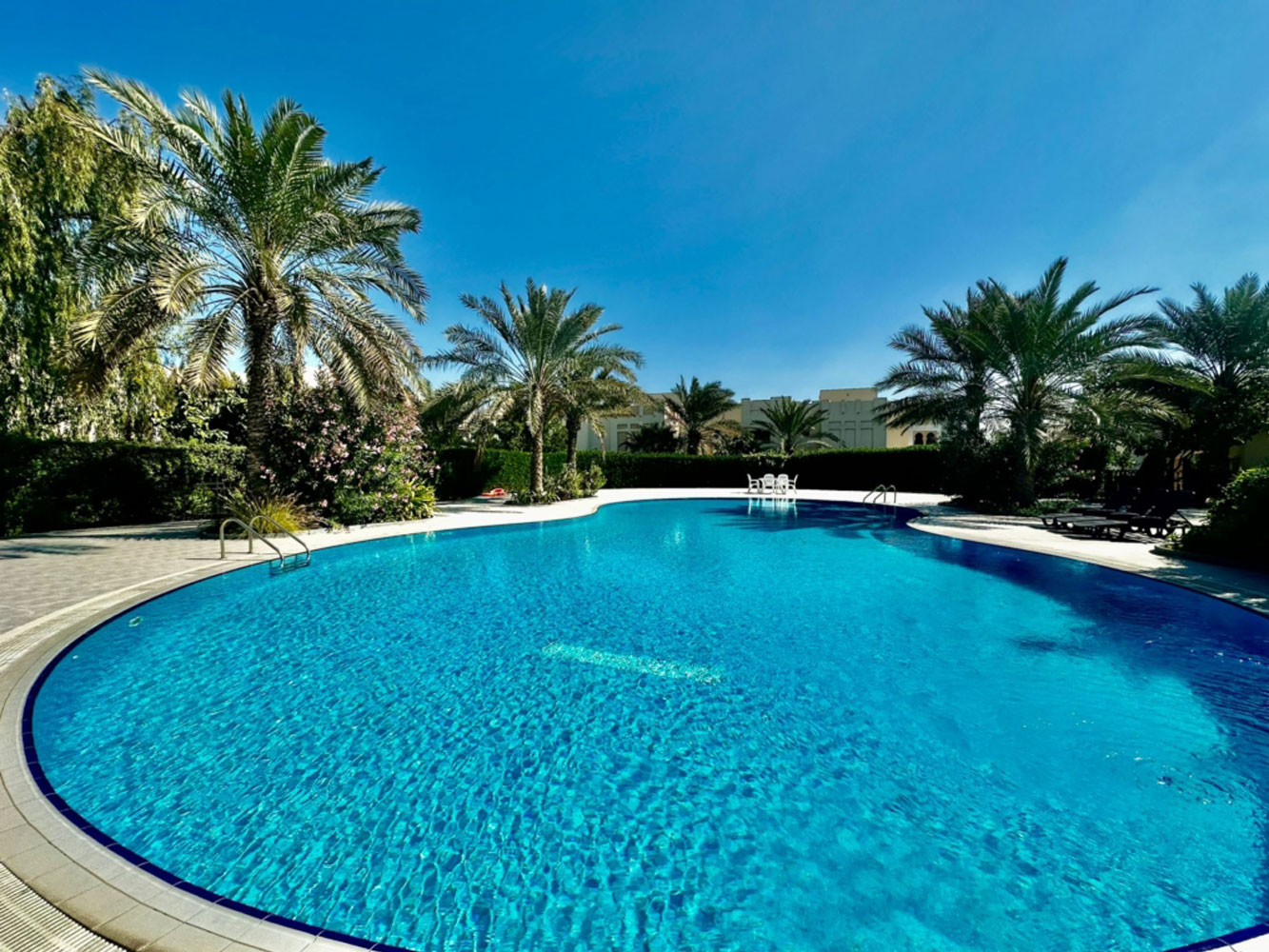 صورة فيلا للإيجار في الجنبية #6591 8