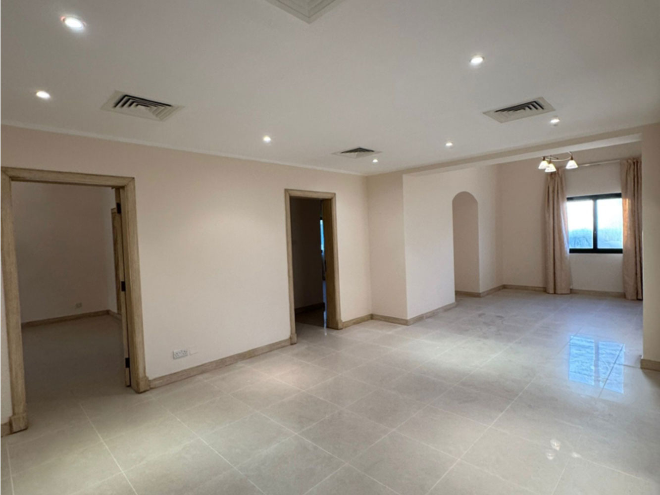 صورة فيلا للإيجار في الجنبية #6591 4